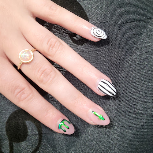 Dakota Leonard's Esthetics