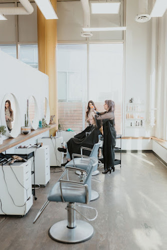 GUIDE Hair Salon
