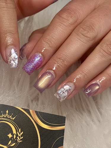 Luxury Queen Nails