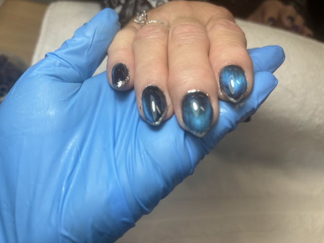 molly's nail & spa