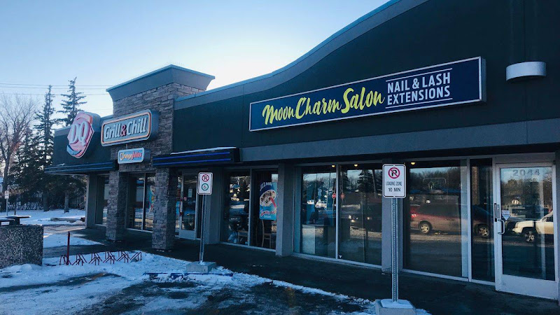 Moon charm nail & lashes, nail salon in Regina, Saskatchewan