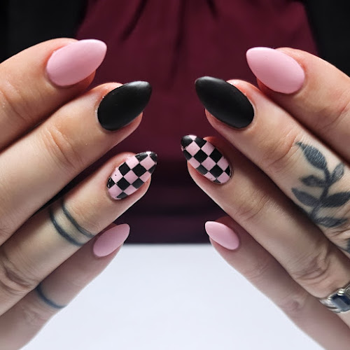 Nails Of Distinction