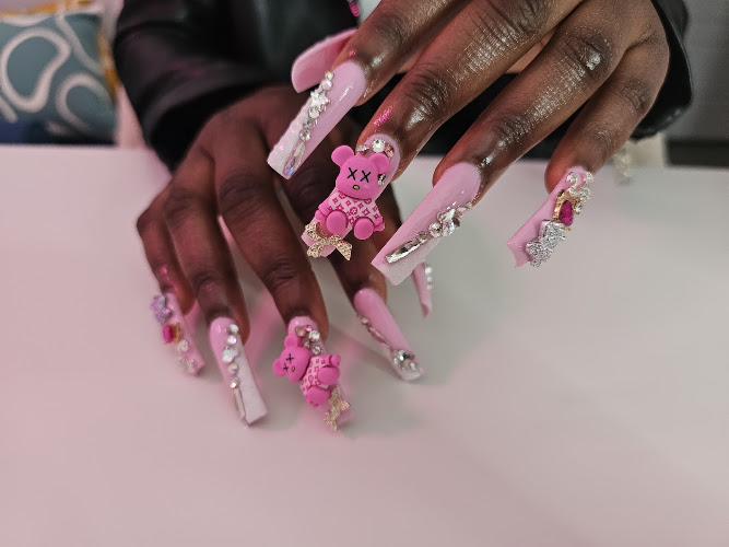 Nailz by Zoe, nail salon in Regina, Saskatchewan
