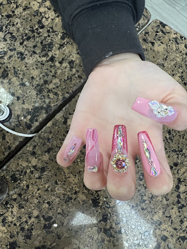 Oscar Nails & Spa