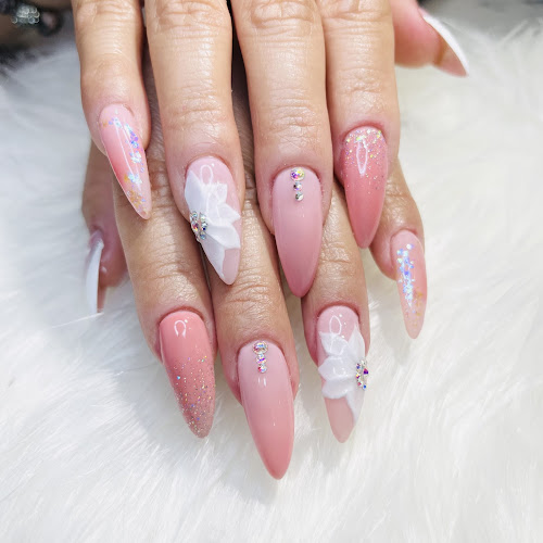 Pandora Oasis Beauty Salon