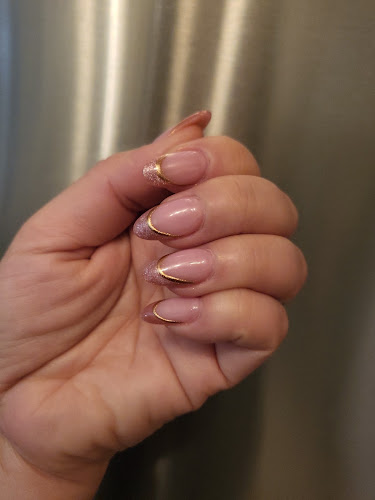 Sazzy Nails & Spa