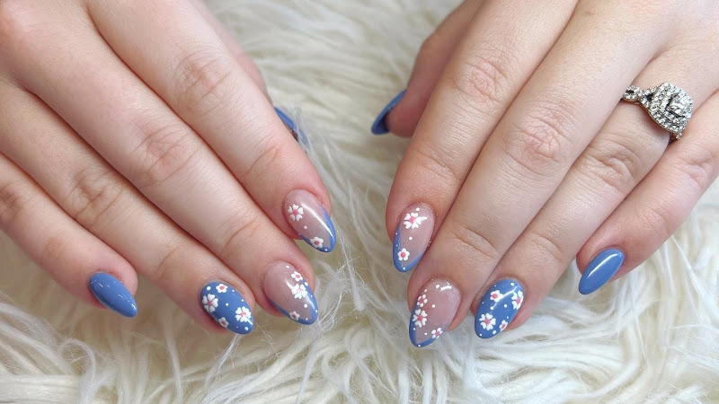 Top Nails and Spa